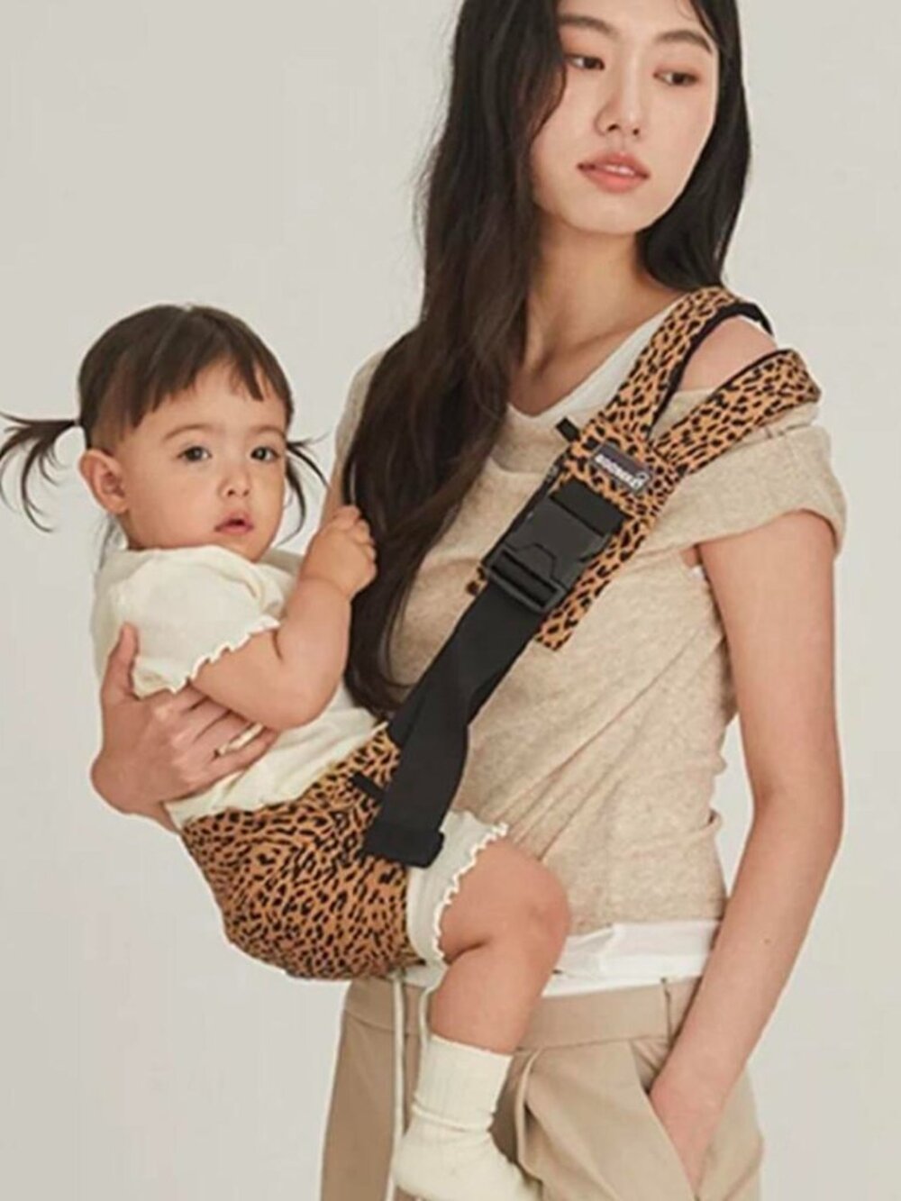Gooseket Leopard Carrier Sling
